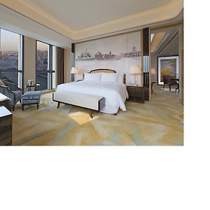 Grand Deluxe King Room River View